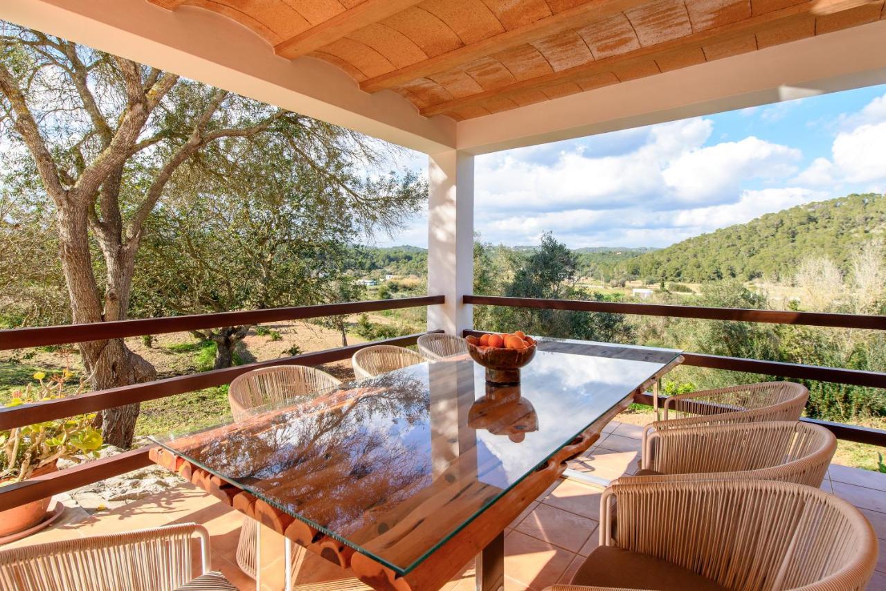 7 Bedroom With Pool - 5mins Walk To - Ramon *