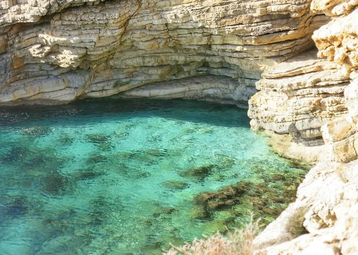 7 Bedroom Villa With Pool - 5Mins Walk To Cala Llonga Beach - Can Ramon