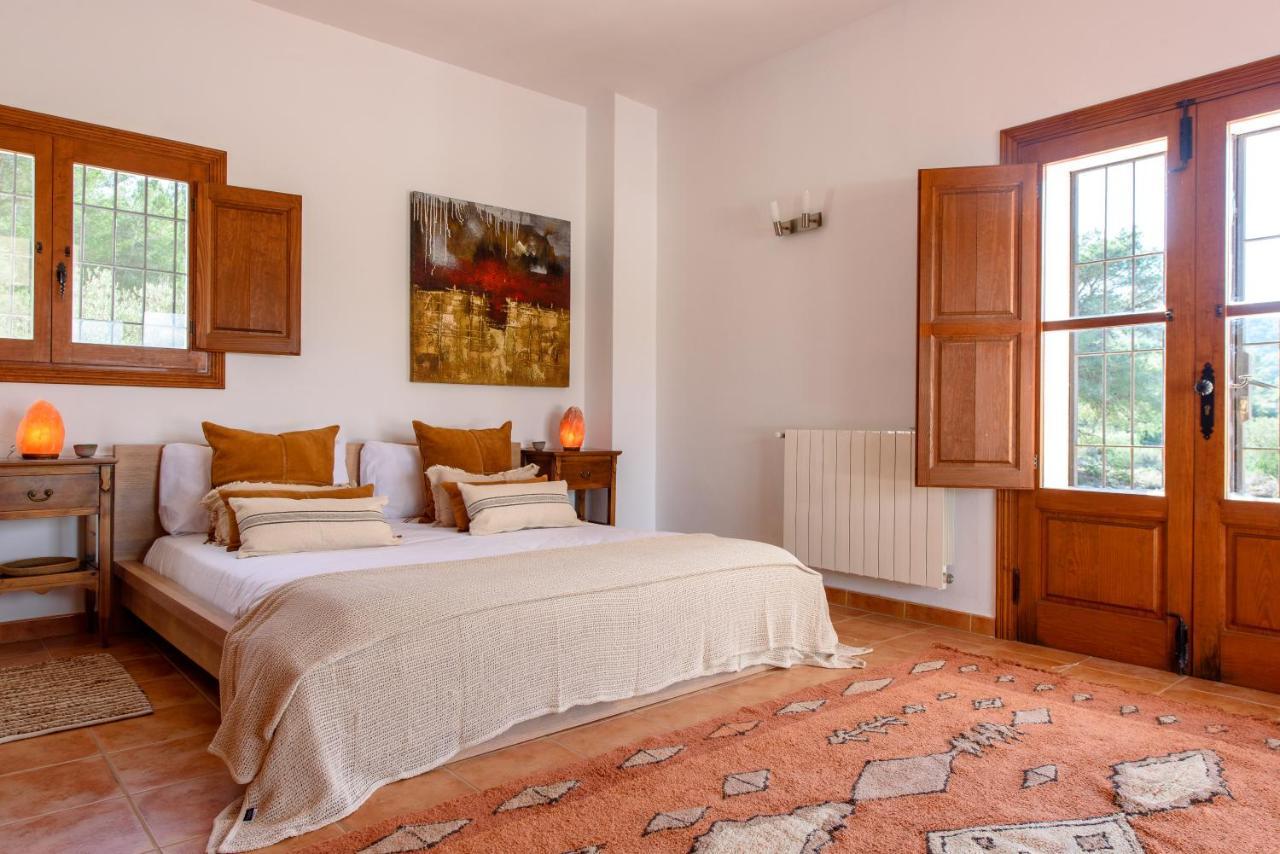 7 Bedroom With Pool - 5mins Walk To - Ramon Villa