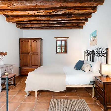 7 Bedroom Villa With Pool - 5Mins Walk To Cala Llonga Beach - Can Ramon Exterior foto