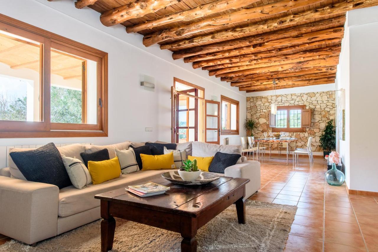 Villa 7 Bedroom With Pool - 5mins Walk To Cala Llonga - Ramon *
